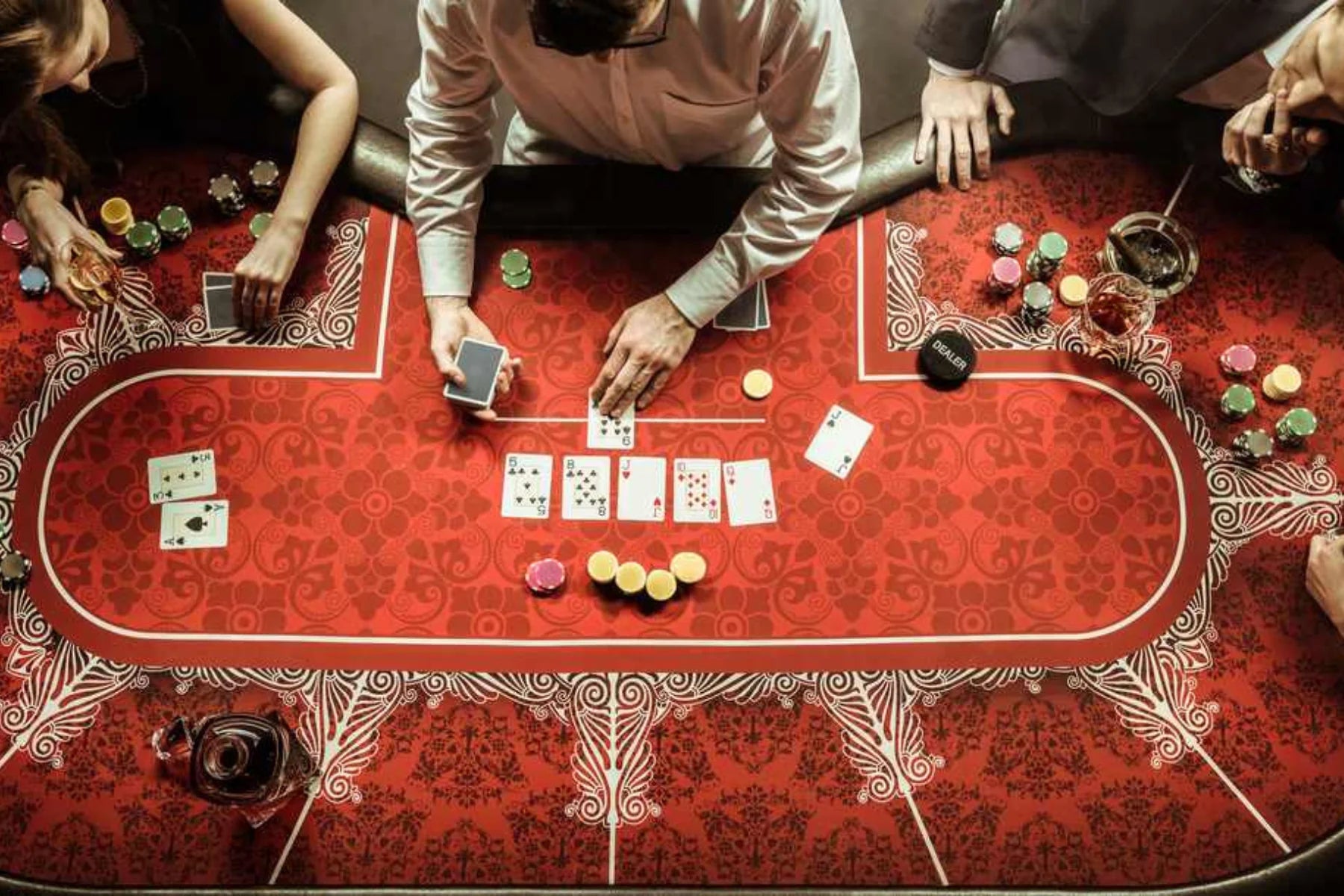 The Ultimate Guide to Choosing the Perfect Poker Table for Your Home Games